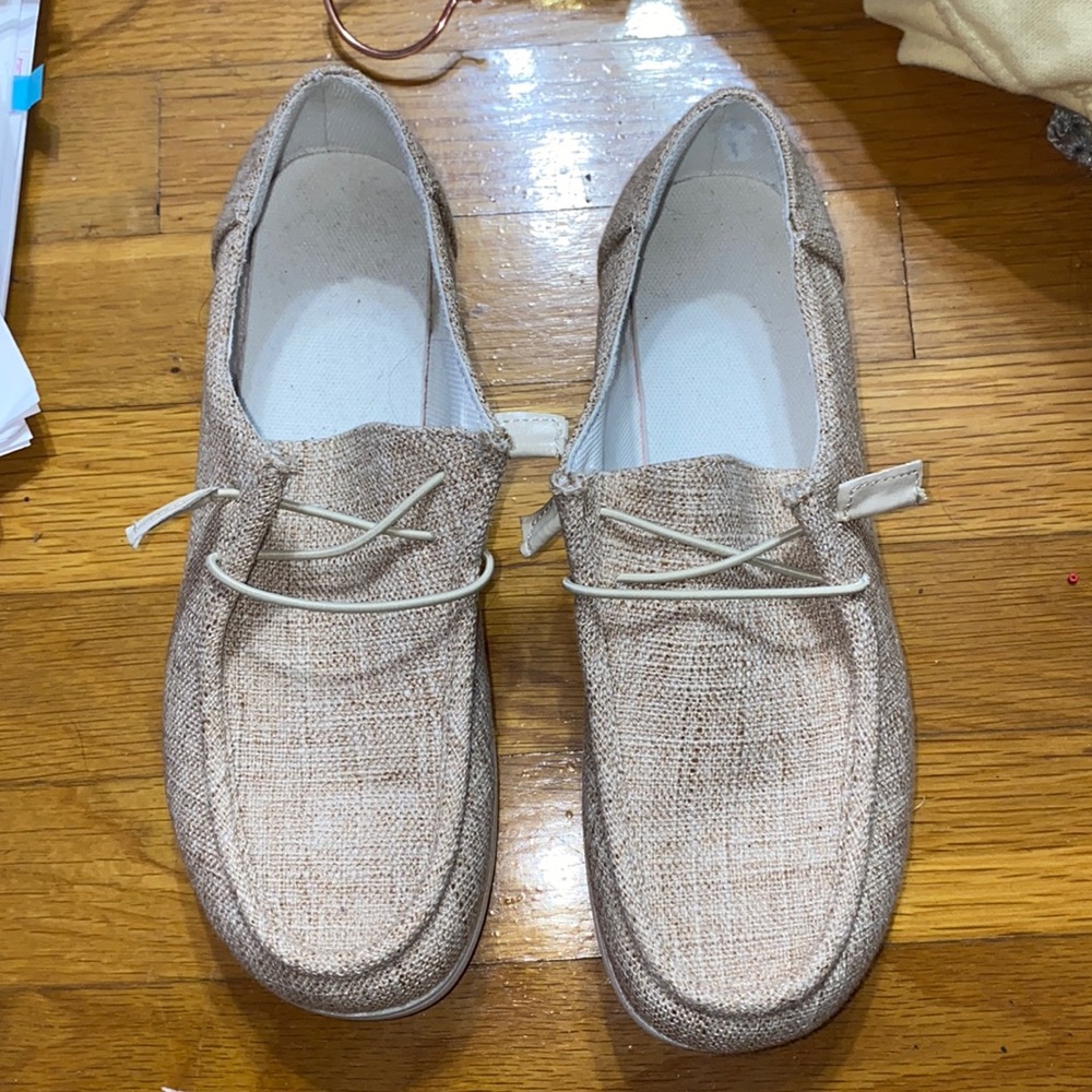 Women’s sneakers